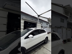 Un grande ventilatore su una piccola macchina